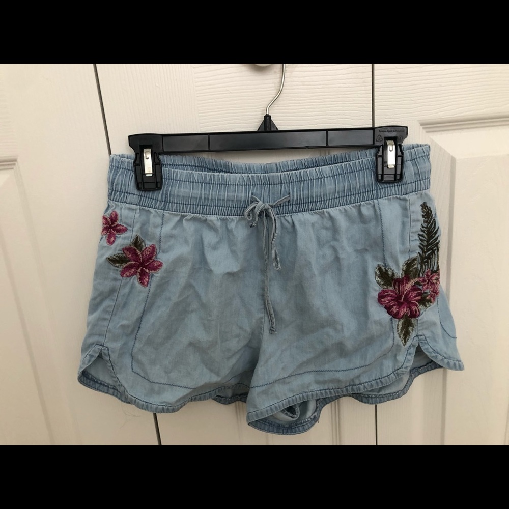 Cute summer shorts! Great condition!